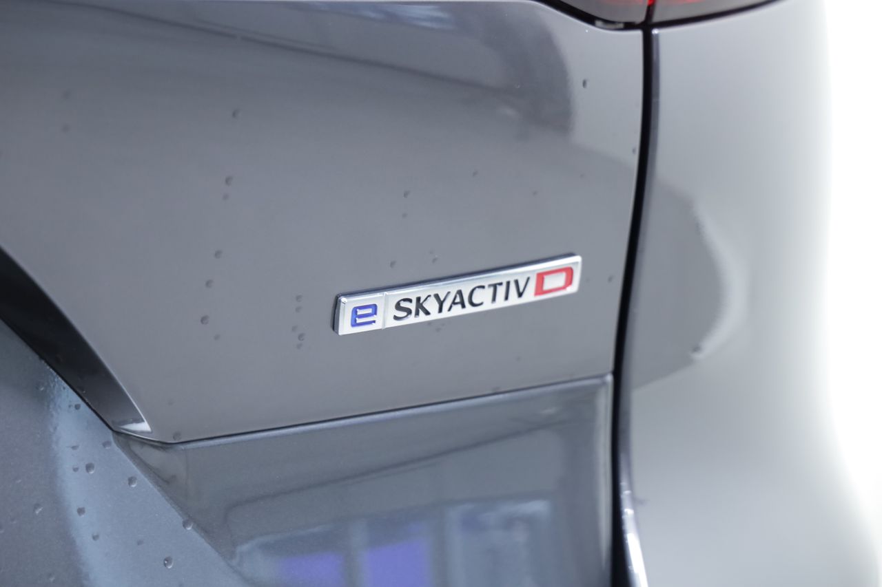 Foto Mazda CX-60 37
