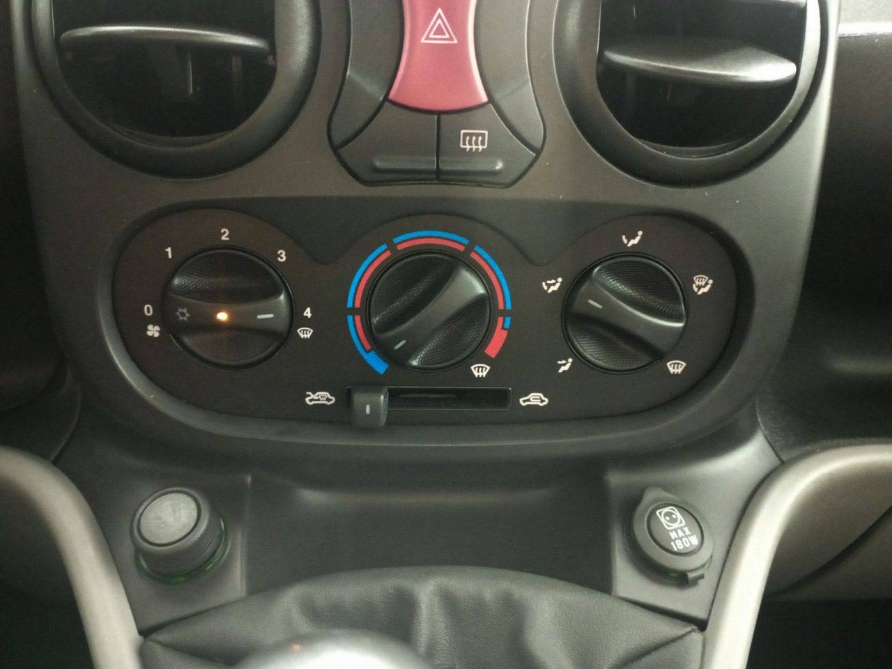 Foto Fiat Doblo 16