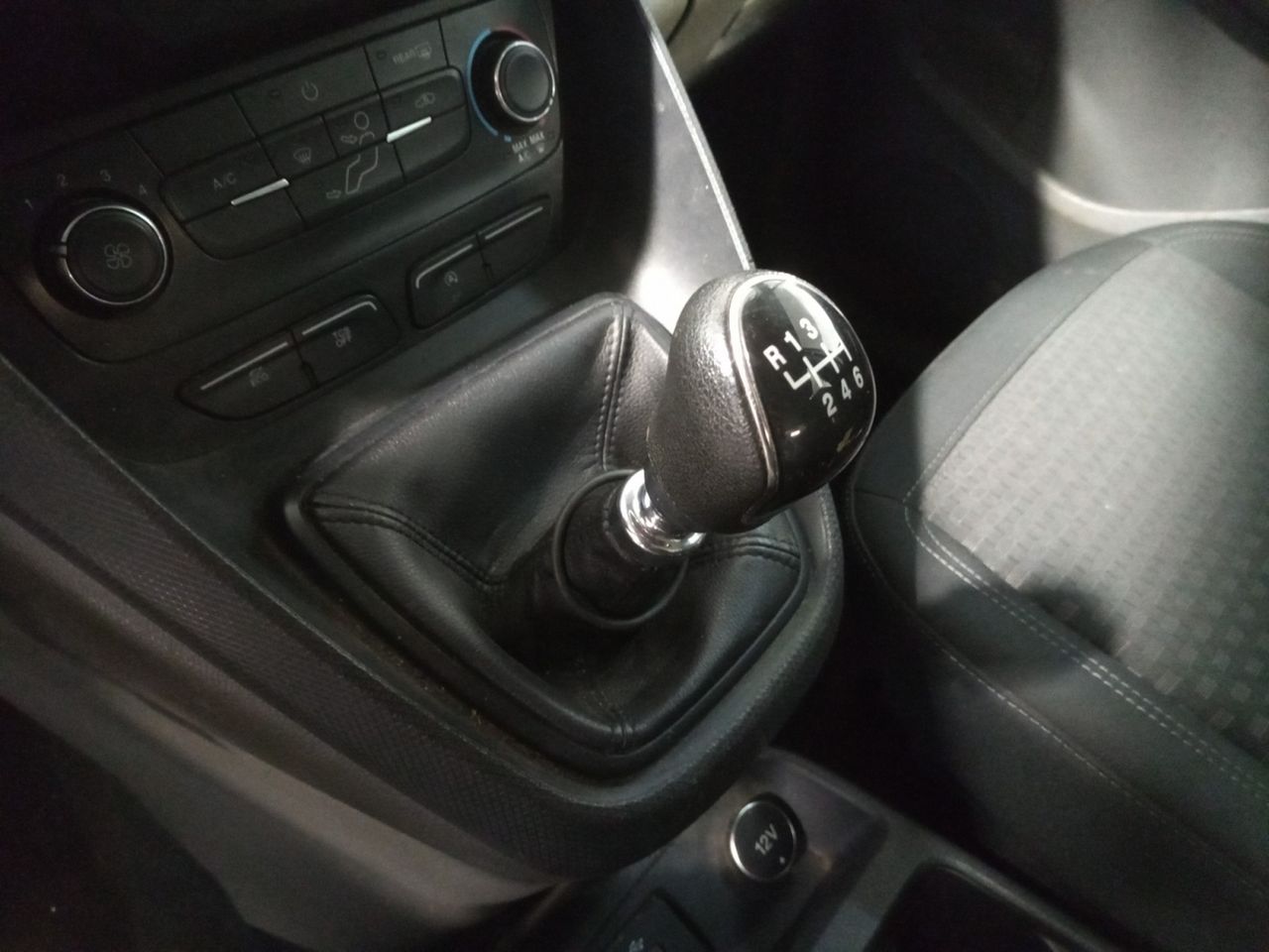 Foto Ford Tourneo Connect 12