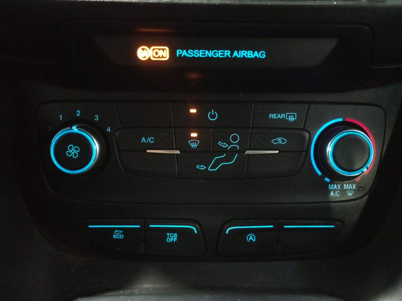 Foto Ford Tourneo Connect 16