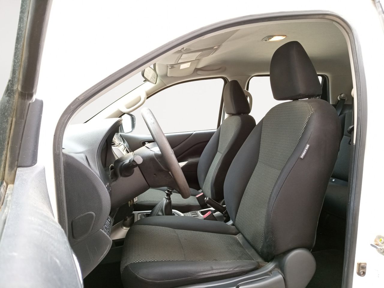 Foto Nissan Navara 8