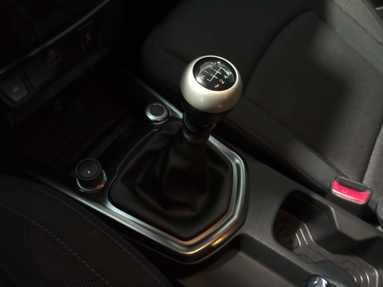 Foto SsangYong Tivoli 12