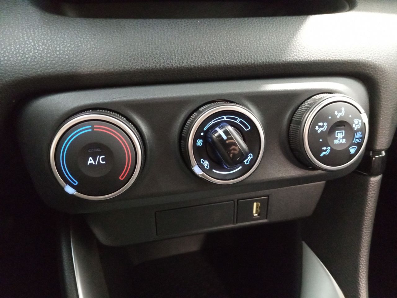 Foto Toyota Yaris 16