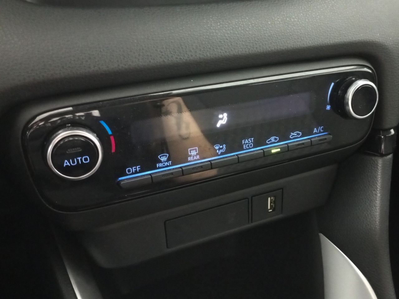 Foto Mazda Mazda2 17