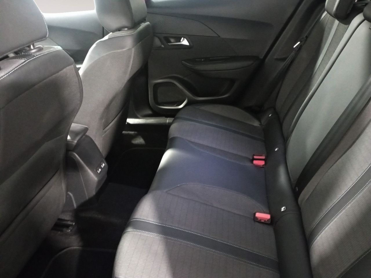 Foto Peugeot 2008 9