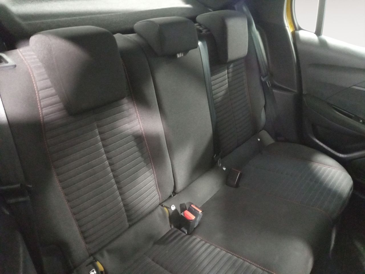 Foto Peugeot 208 9