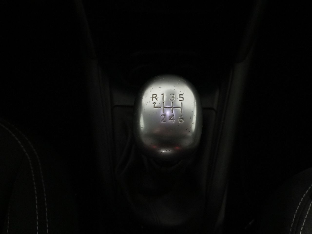 Foto Peugeot 208 19