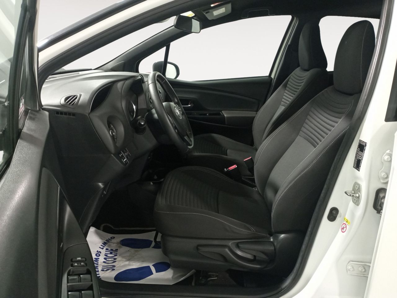 Foto Toyota Yaris 8