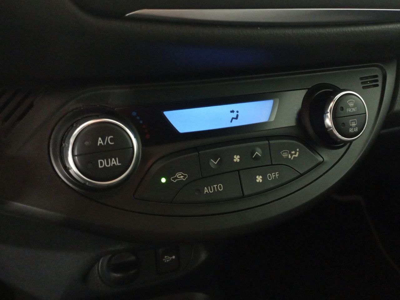 Foto Toyota Yaris 18