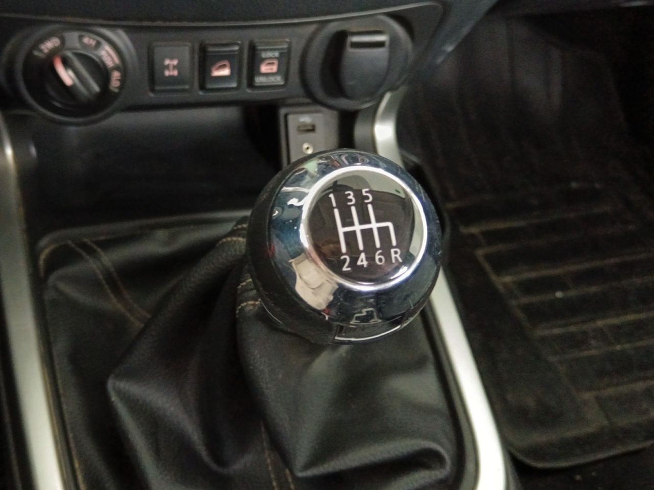 Foto Nissan Navara 12