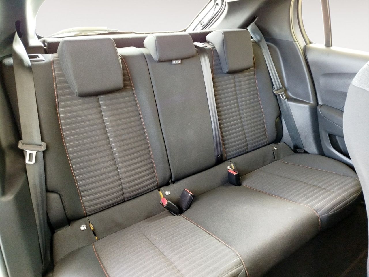 Foto Peugeot 208 9