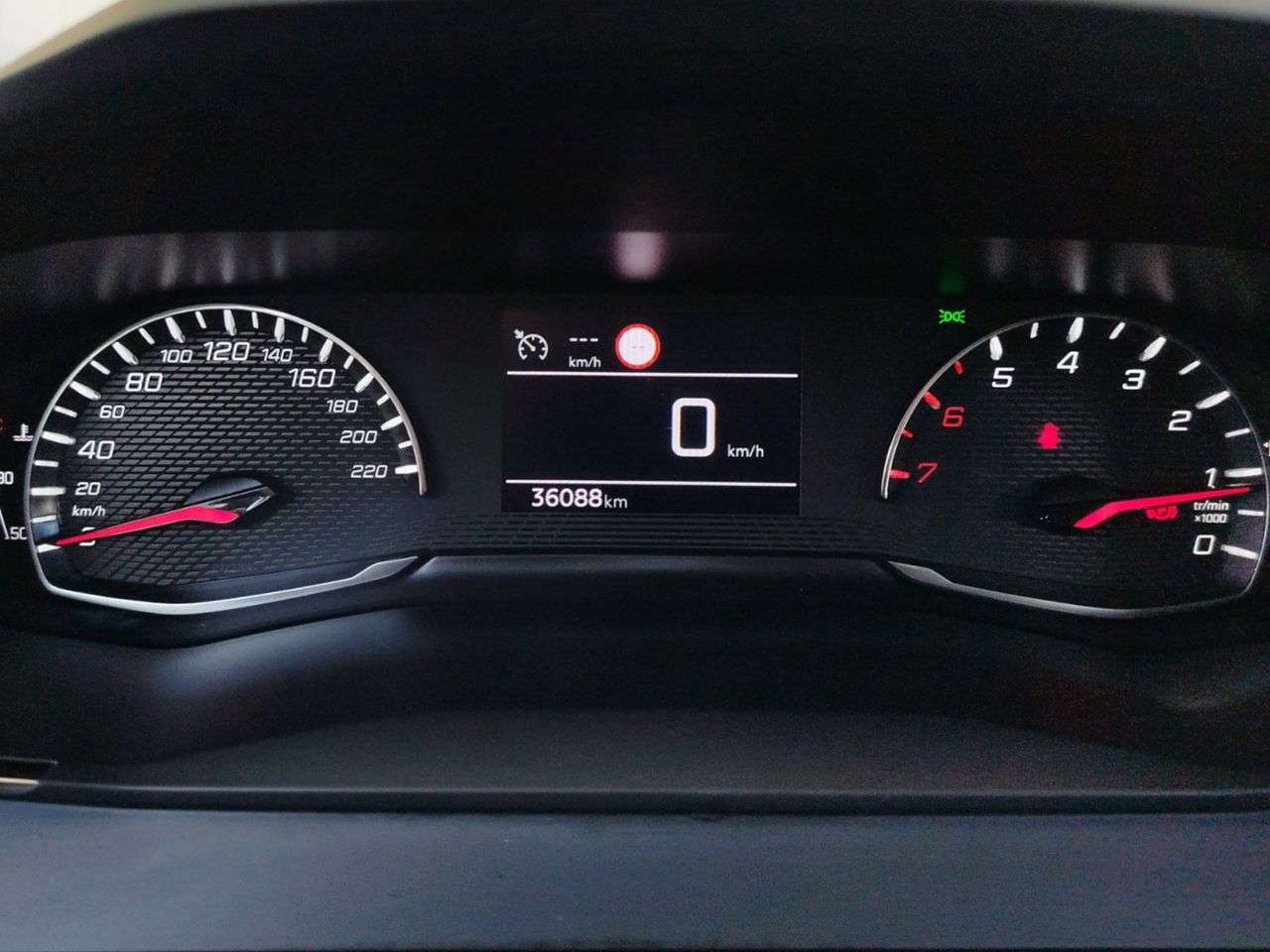 Foto Peugeot 208 11