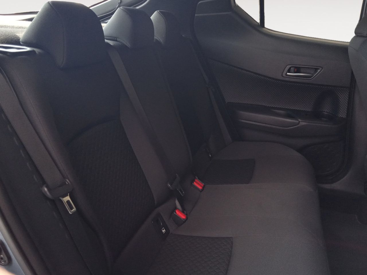 Foto Toyota C-HR 9