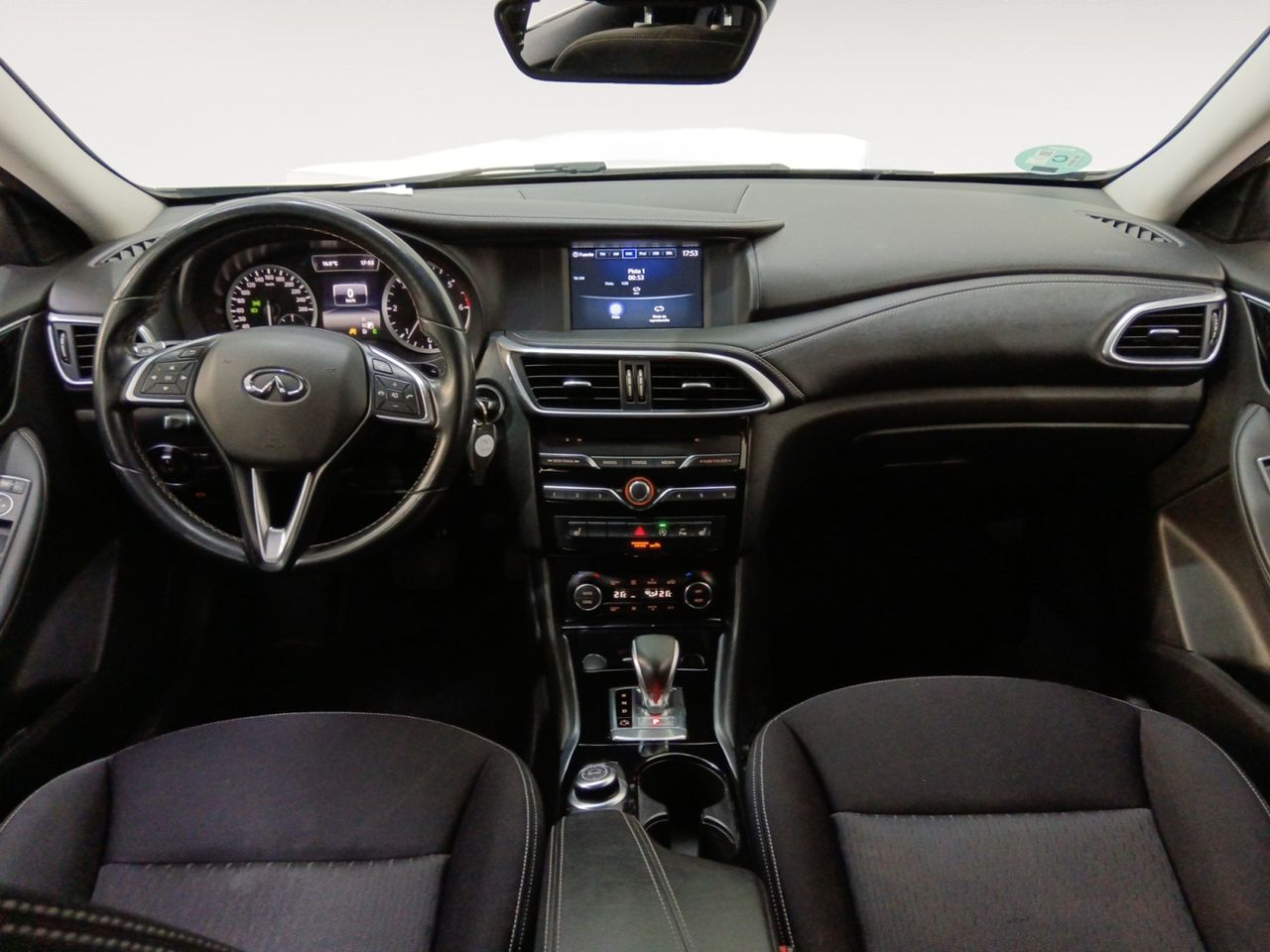 Foto Infiniti Q30 6