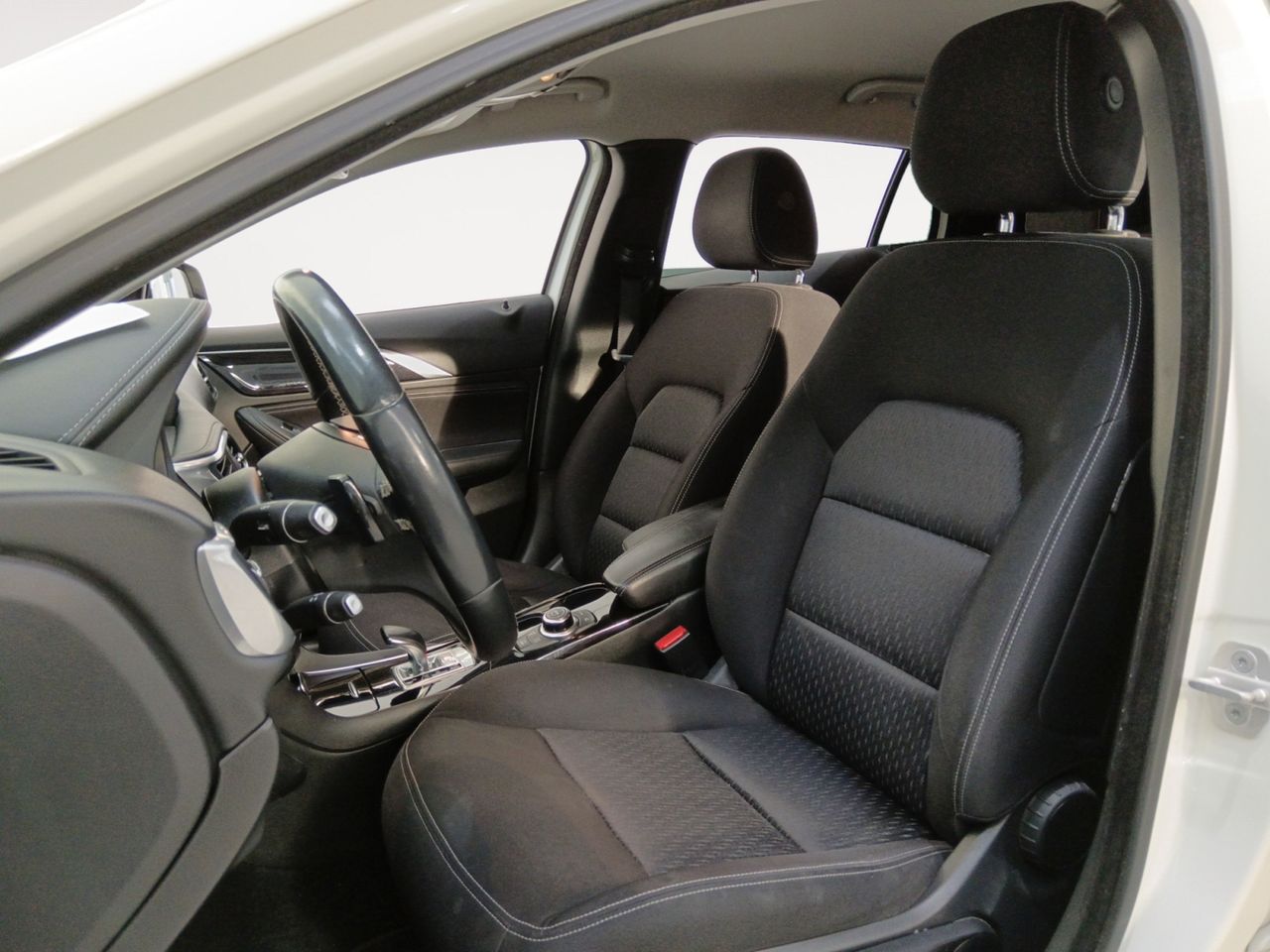 Foto Infiniti Q30 8