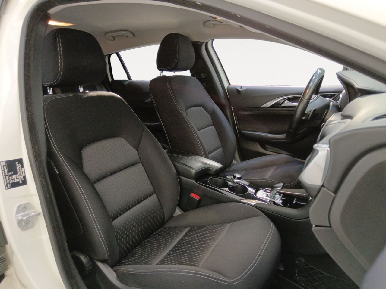 Foto Infiniti Q30 10