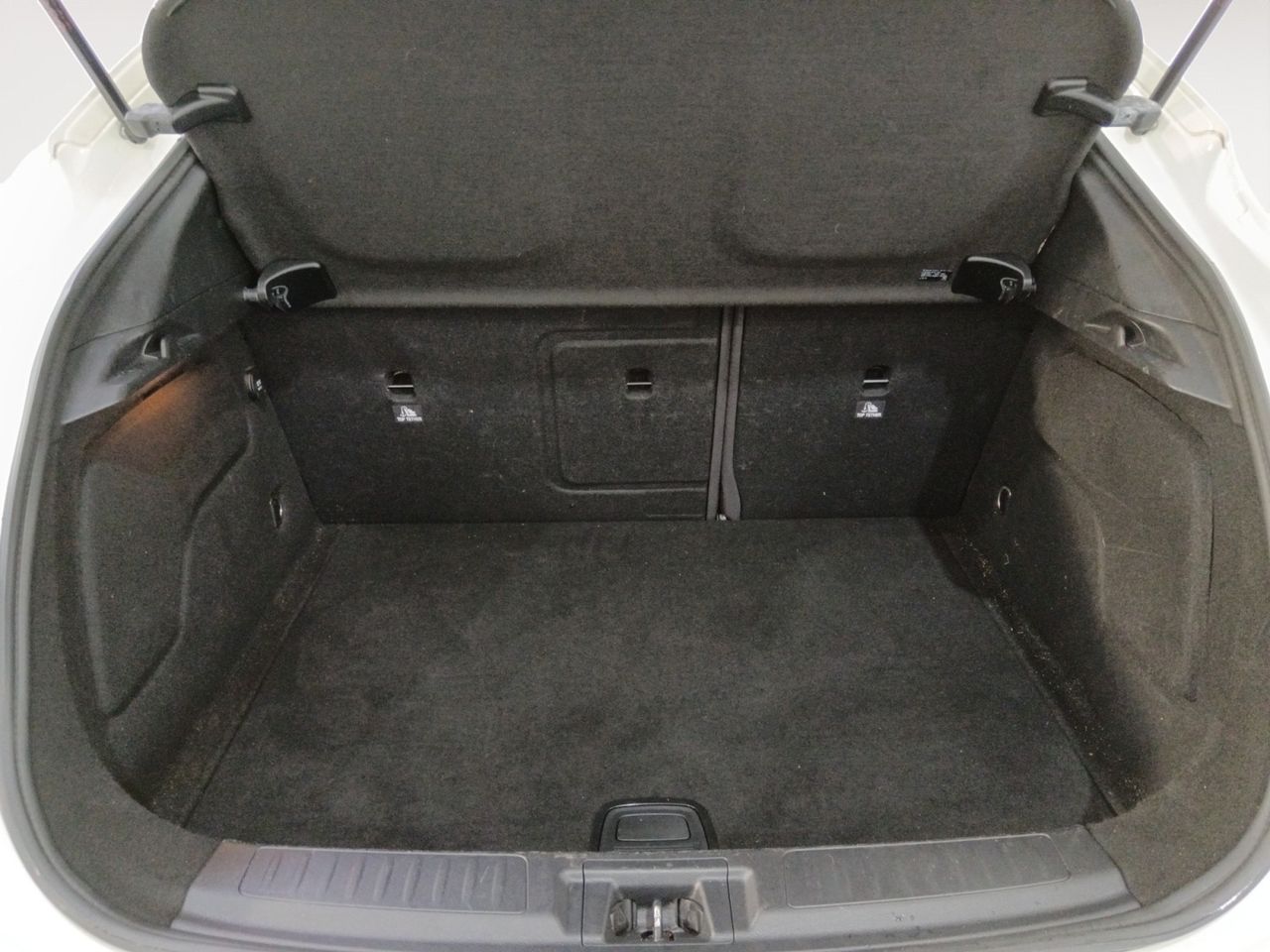 Foto Infiniti Q30 11