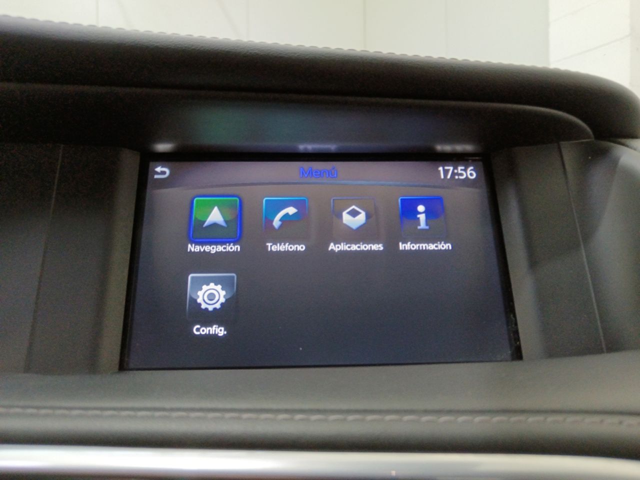 Foto Infiniti Q30 14