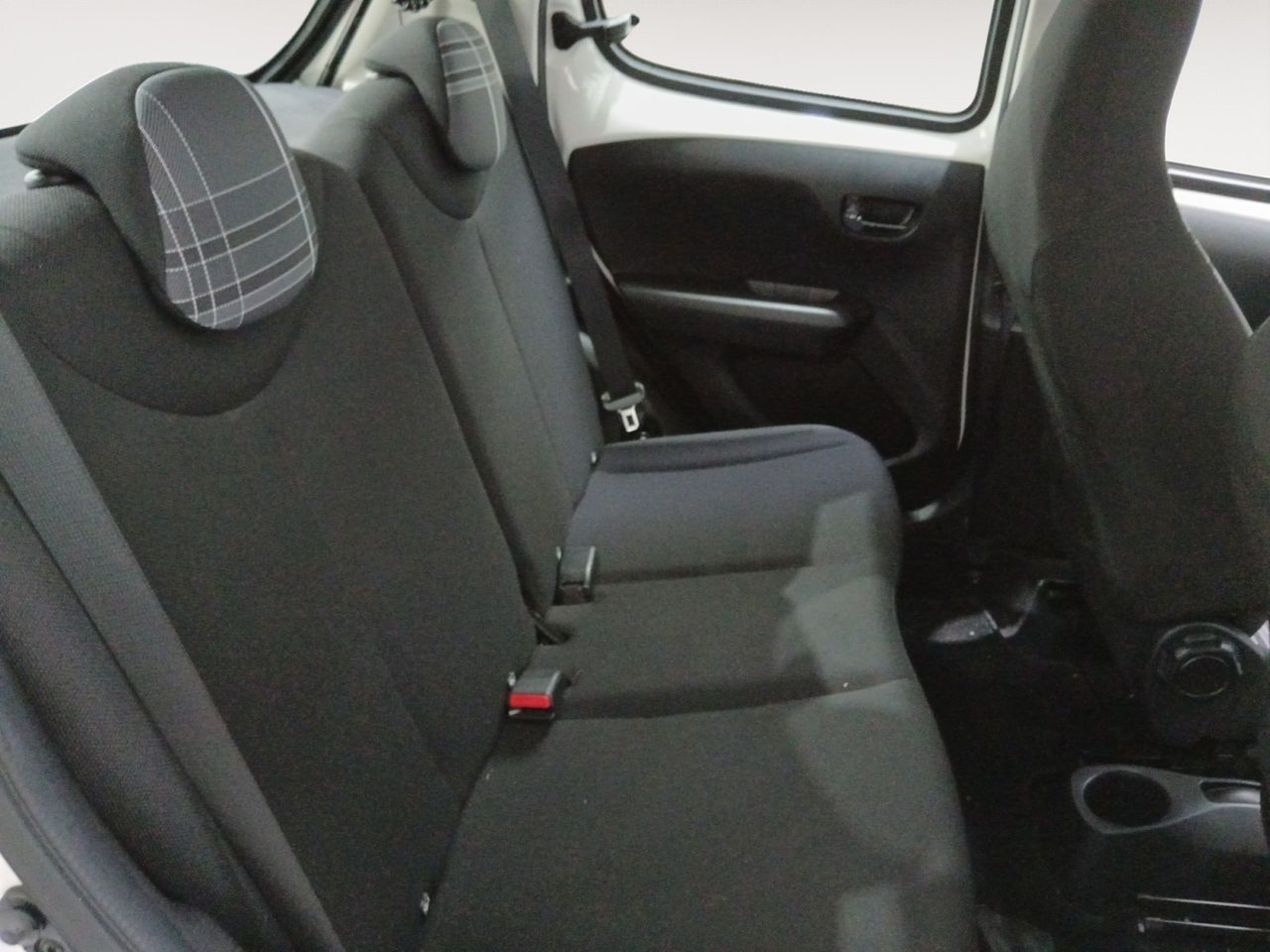 Foto Peugeot 108 9