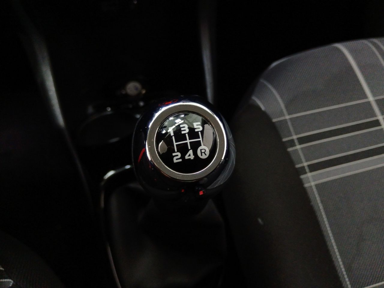 Foto Peugeot 108 12