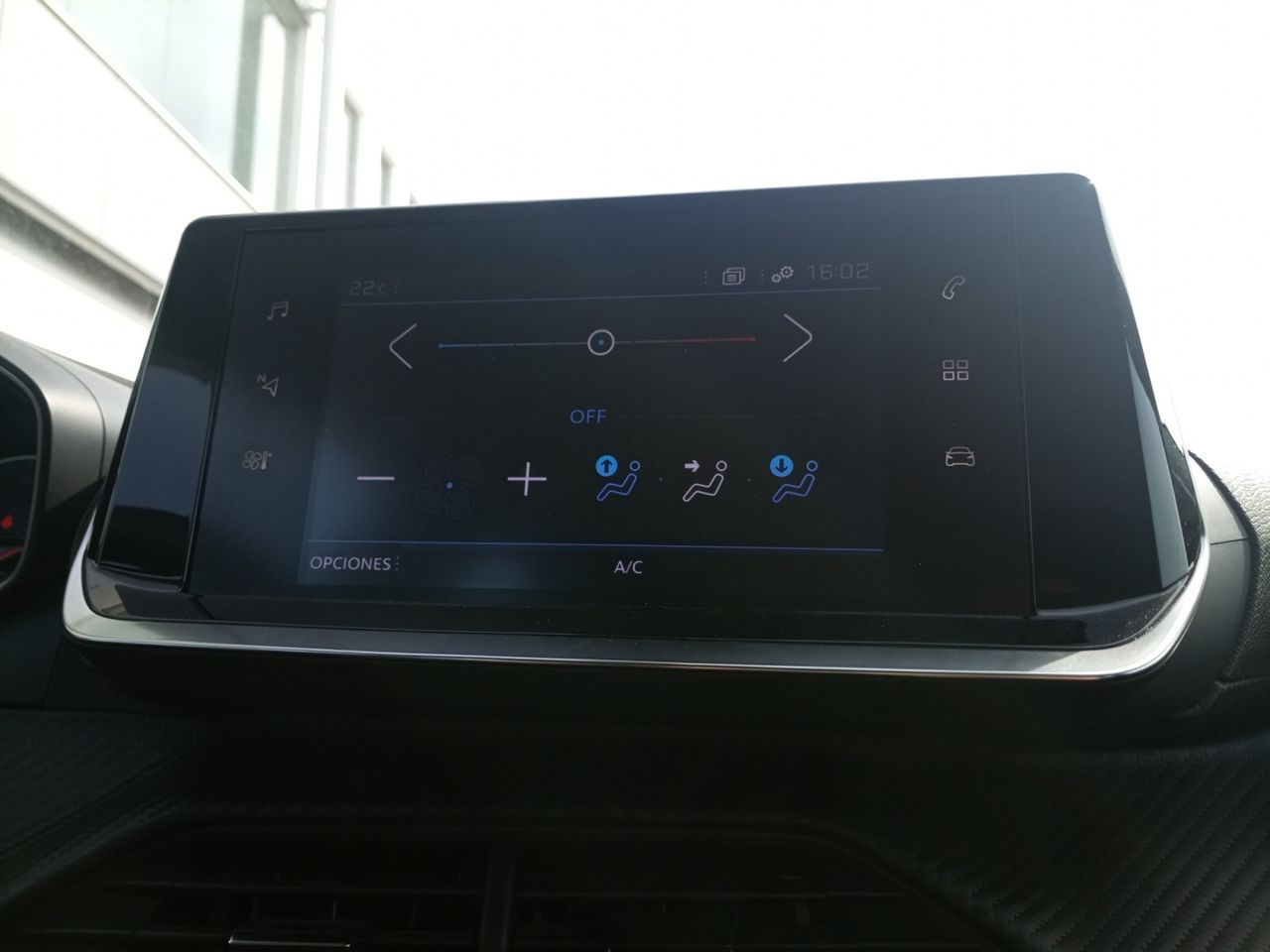 Foto Peugeot 2008 19