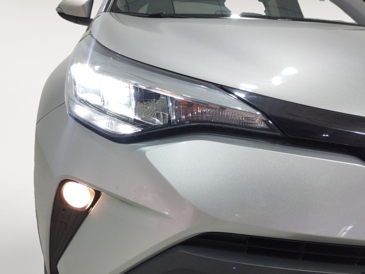 Foto Toyota C-HR 19