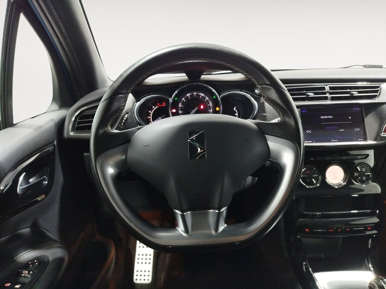 Foto DS Automobiles DS 3 7