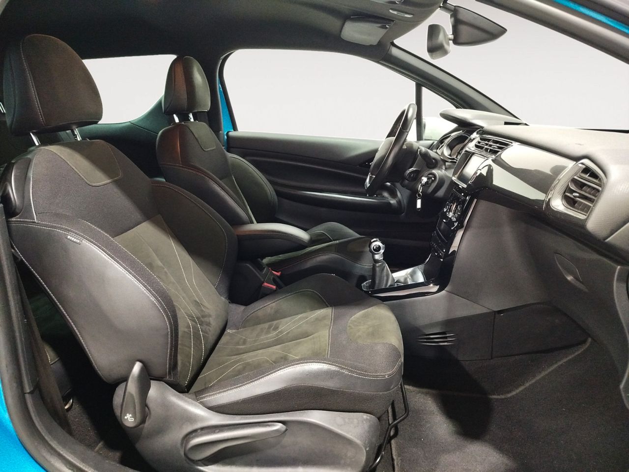 Foto DS Automobiles DS 3 10
