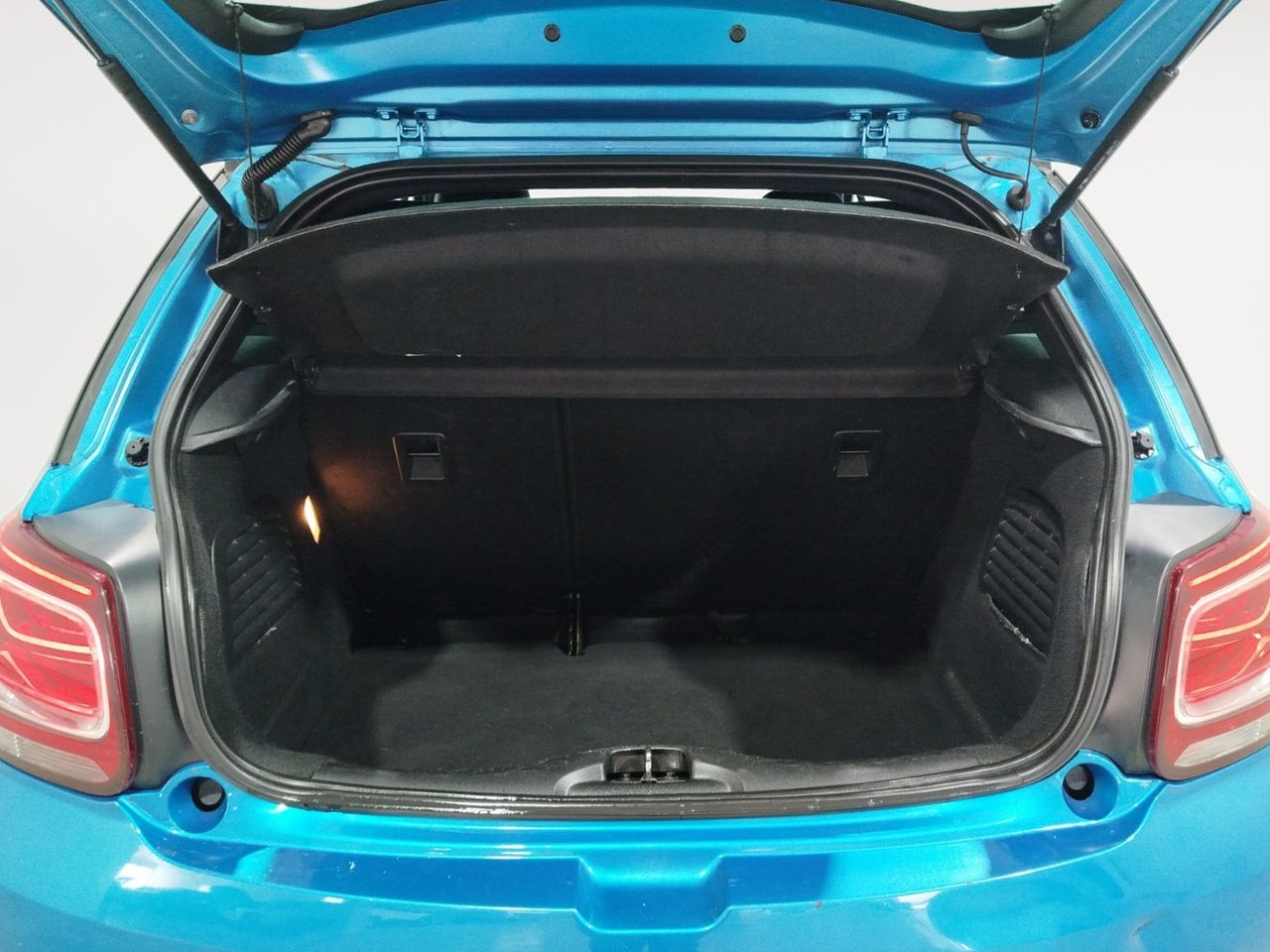 Foto DS Automobiles DS 3 11