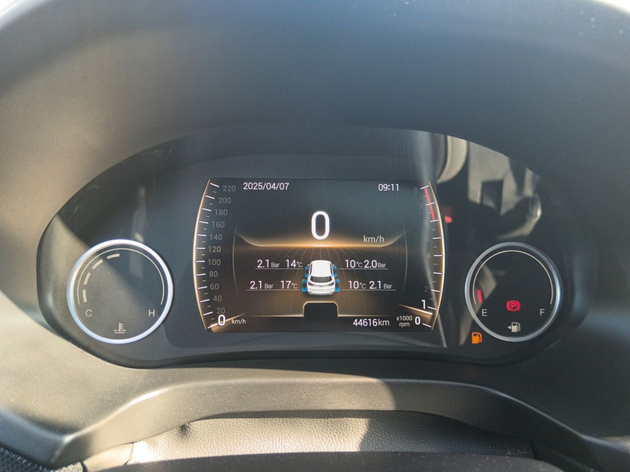 Foto DR Automobiles DR4 14