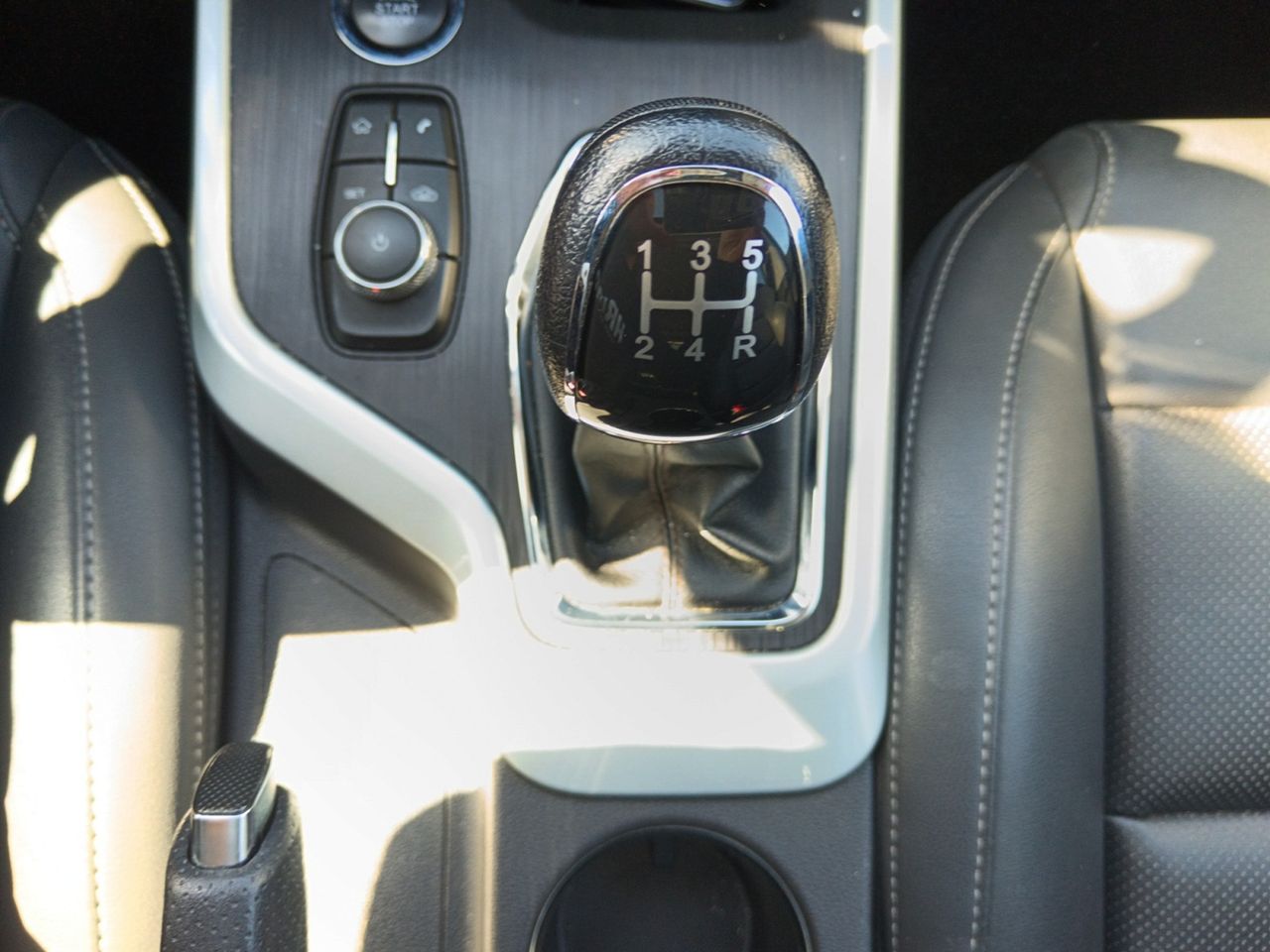 Foto DR Automobiles DR4 13