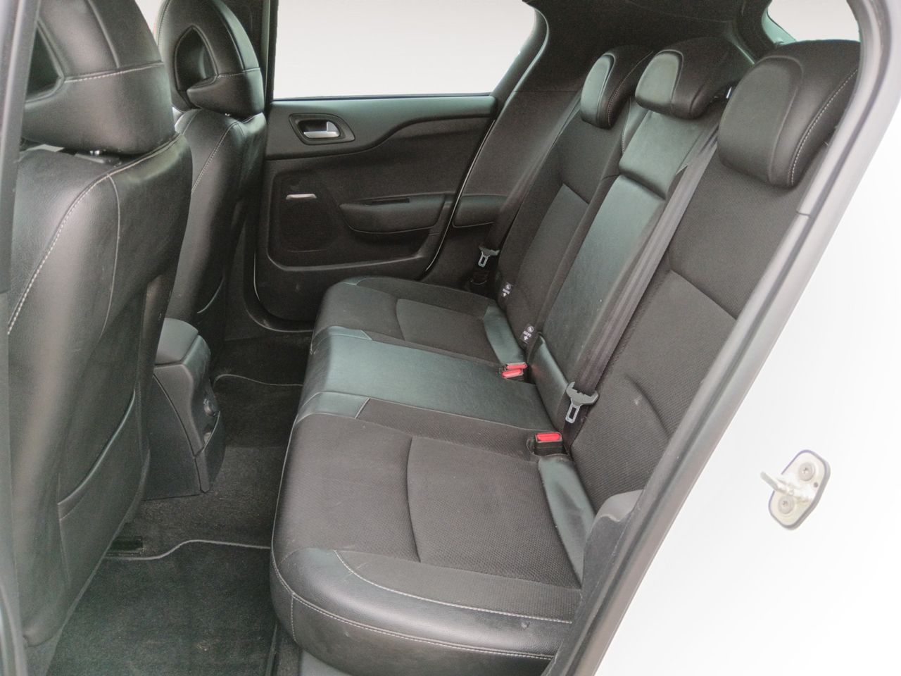 Foto DS Automobiles DS 4 9
