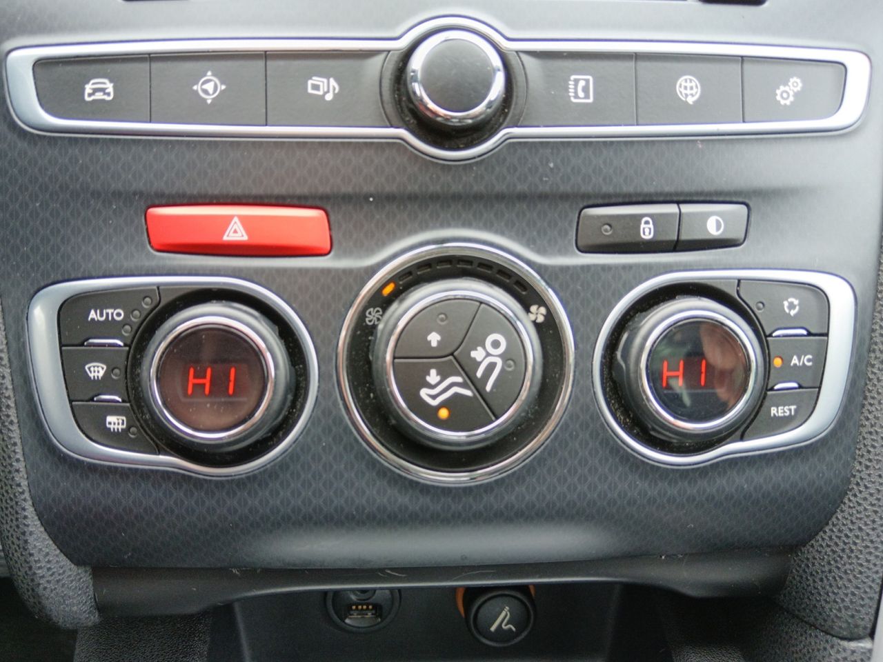 Foto DS Automobiles DS 4 19