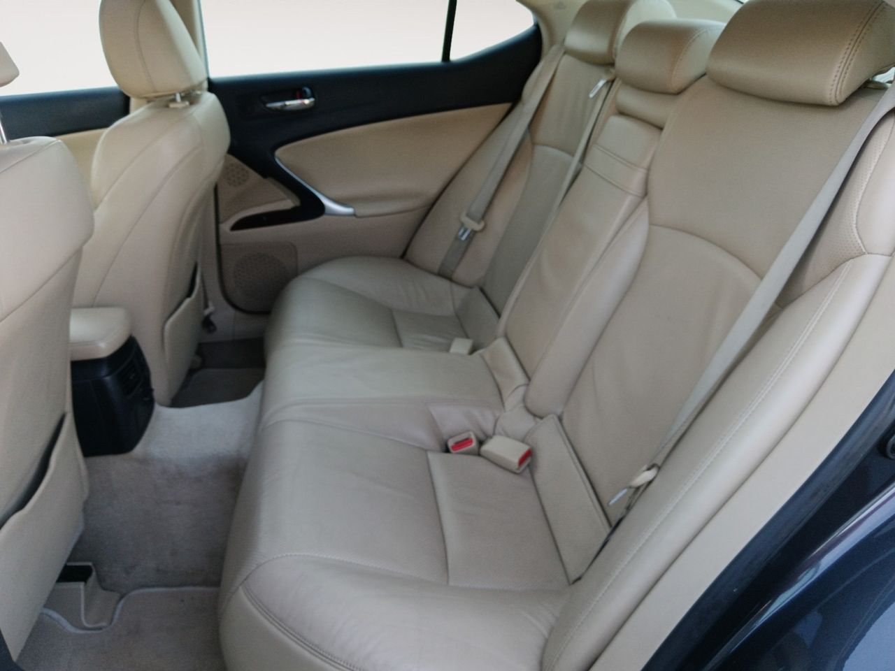 Foto Lexus IS 10