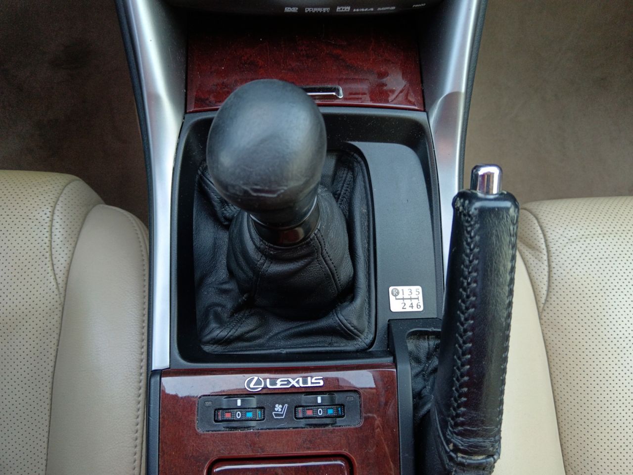 Foto Lexus IS 14