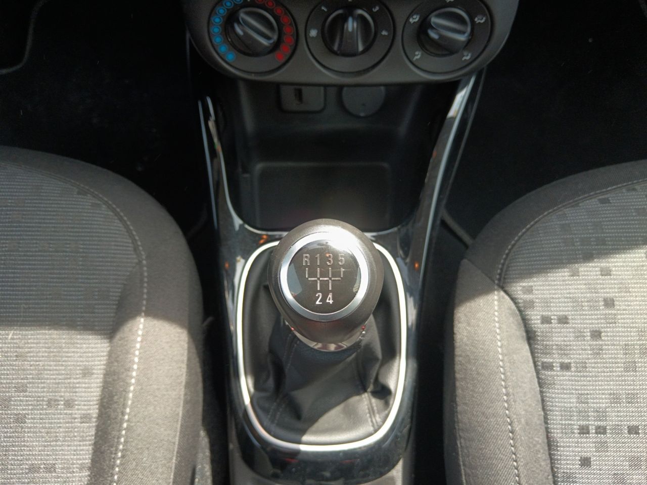 Foto Opel Adam 12