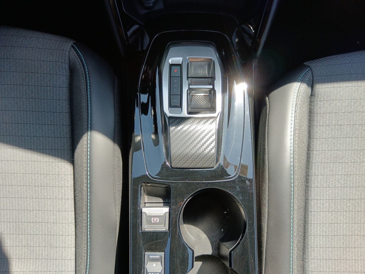 Foto Peugeot 2008 12