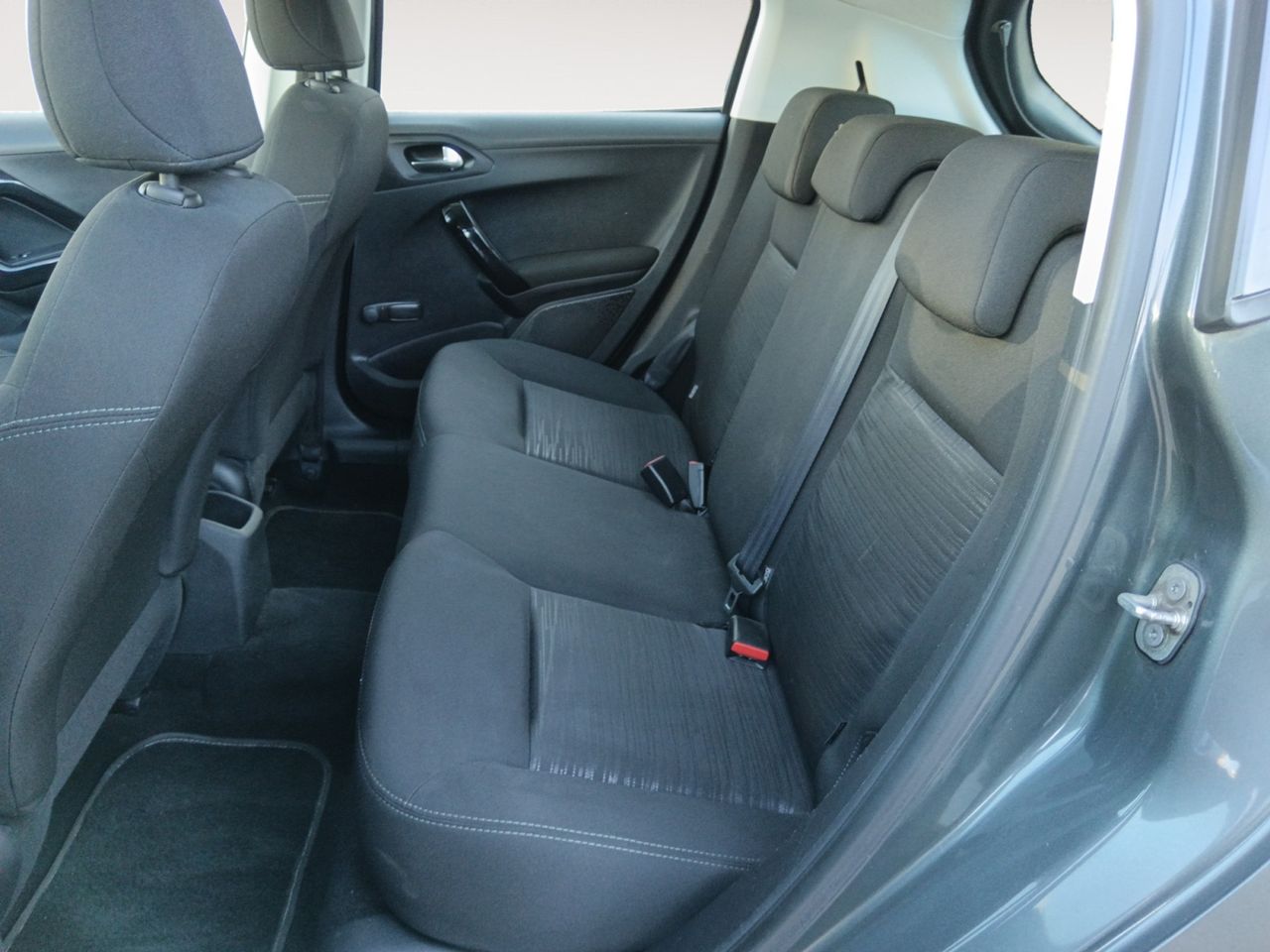 Foto Peugeot 208 9
