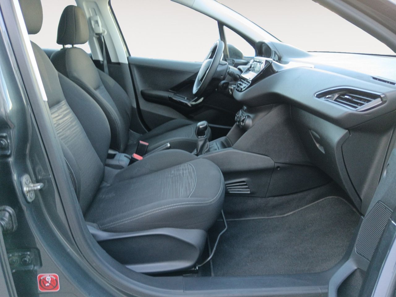 Foto Peugeot 208 10