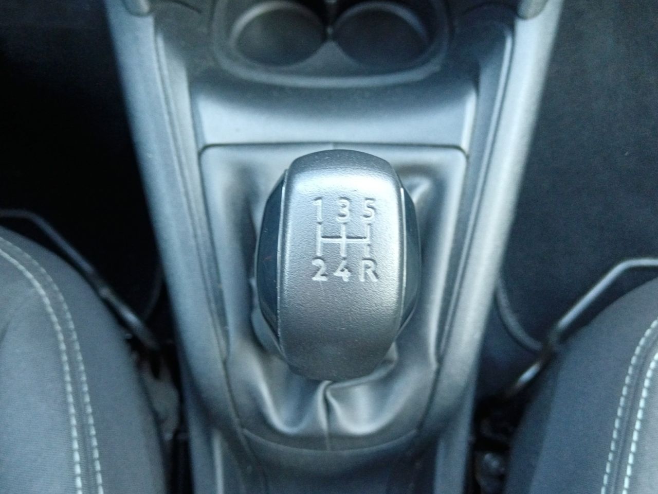 Foto Peugeot 208 12