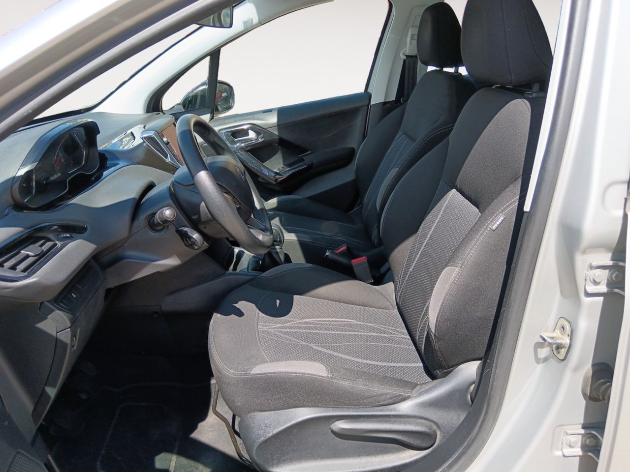 Foto Peugeot 208 8