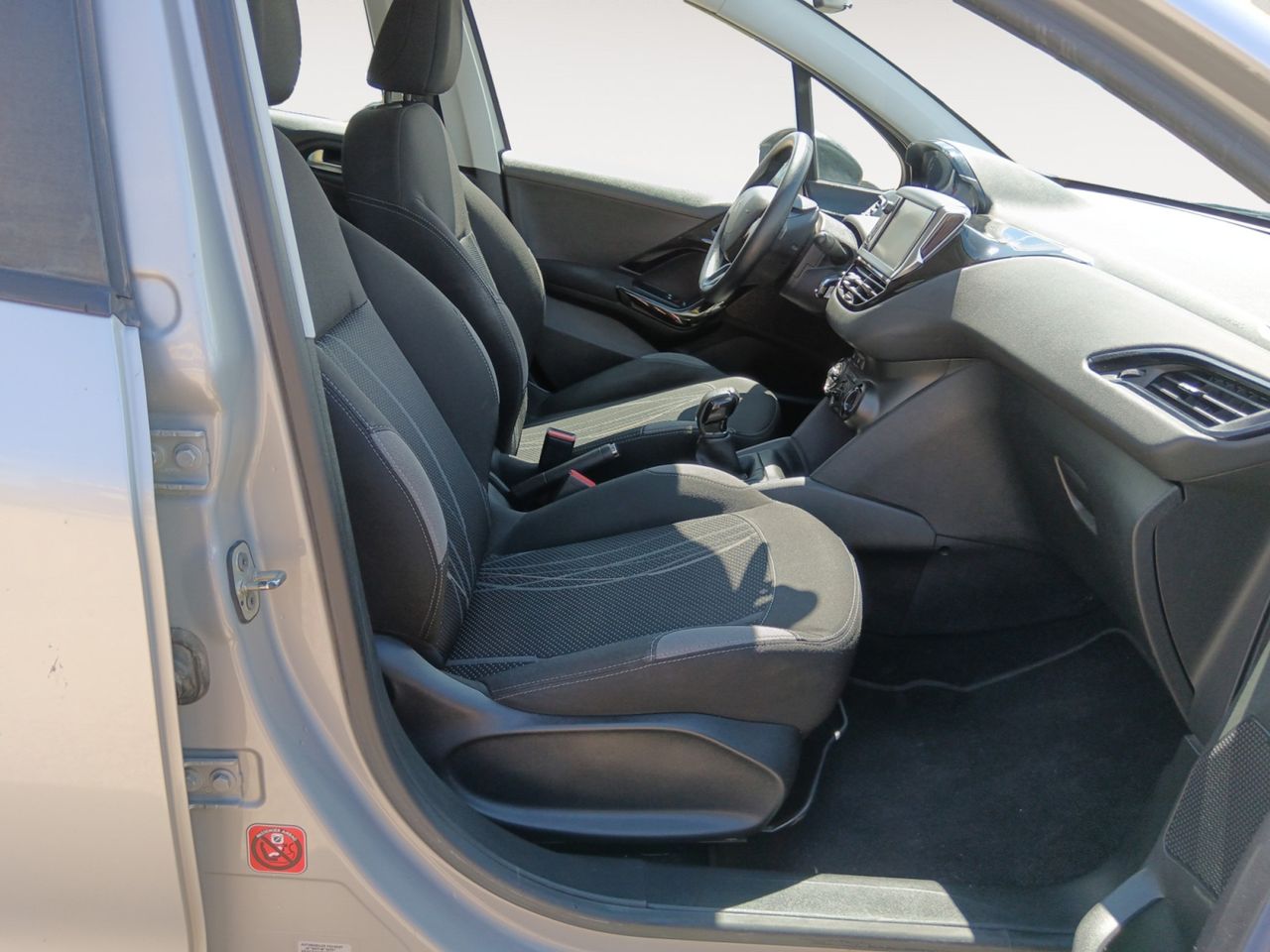 Foto Peugeot 208 10