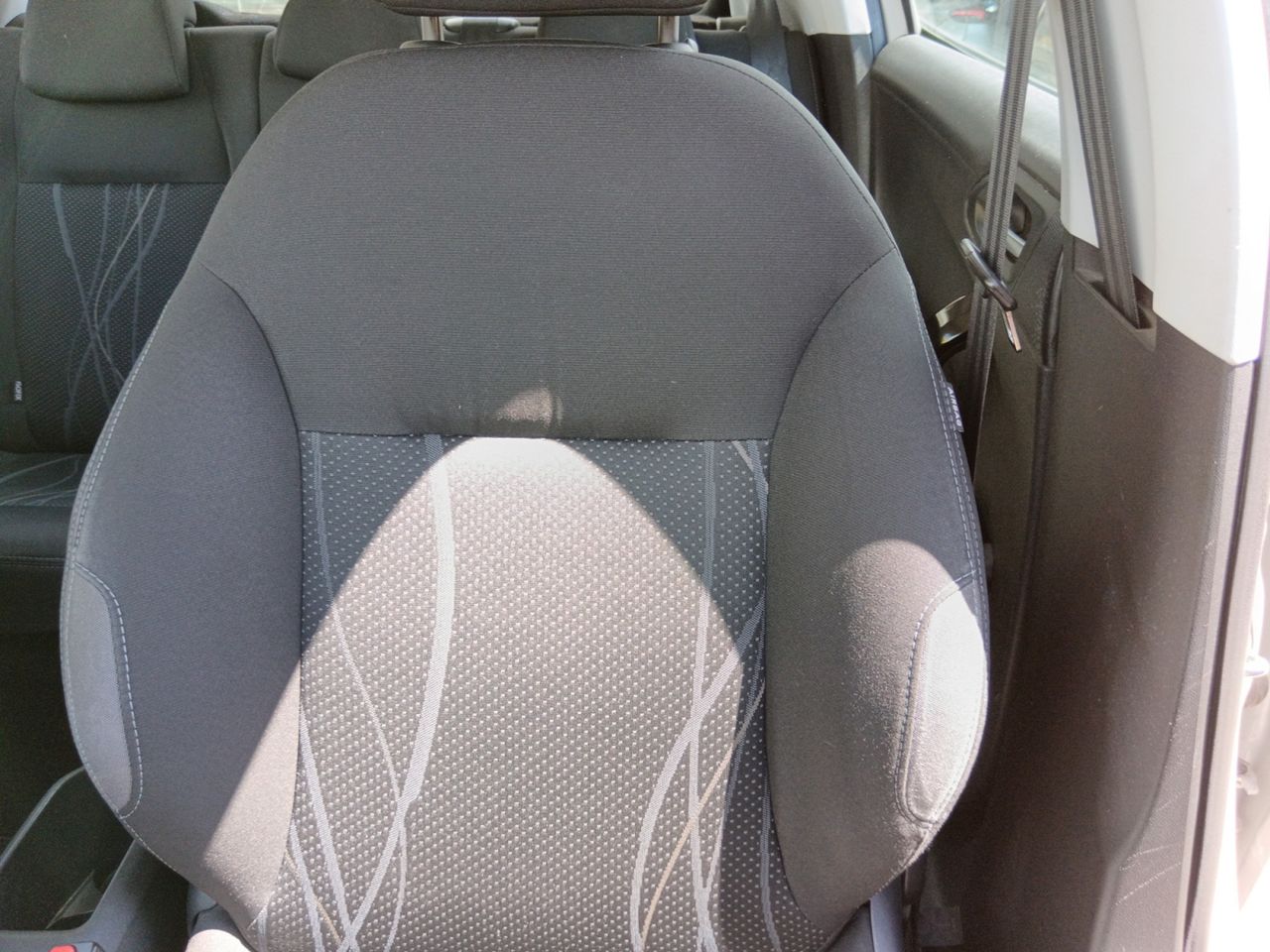 Foto Peugeot 208 17