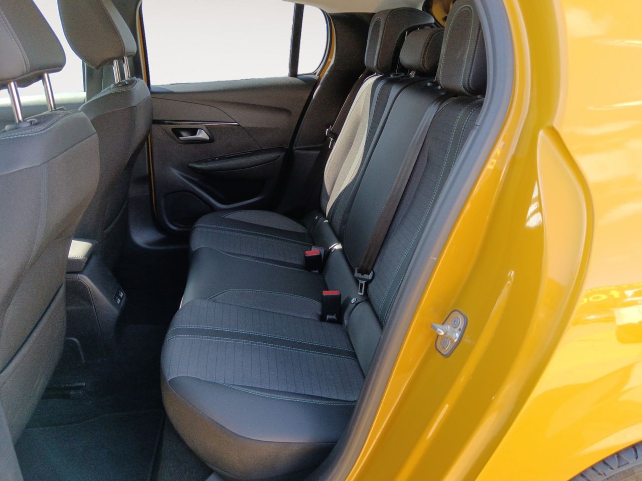 Foto Peugeot 208 9