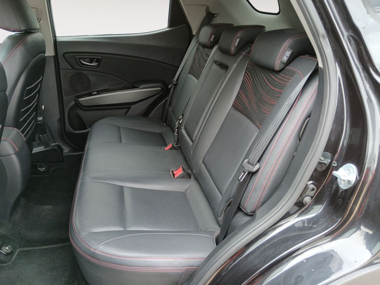 Foto SsangYong XLV 9