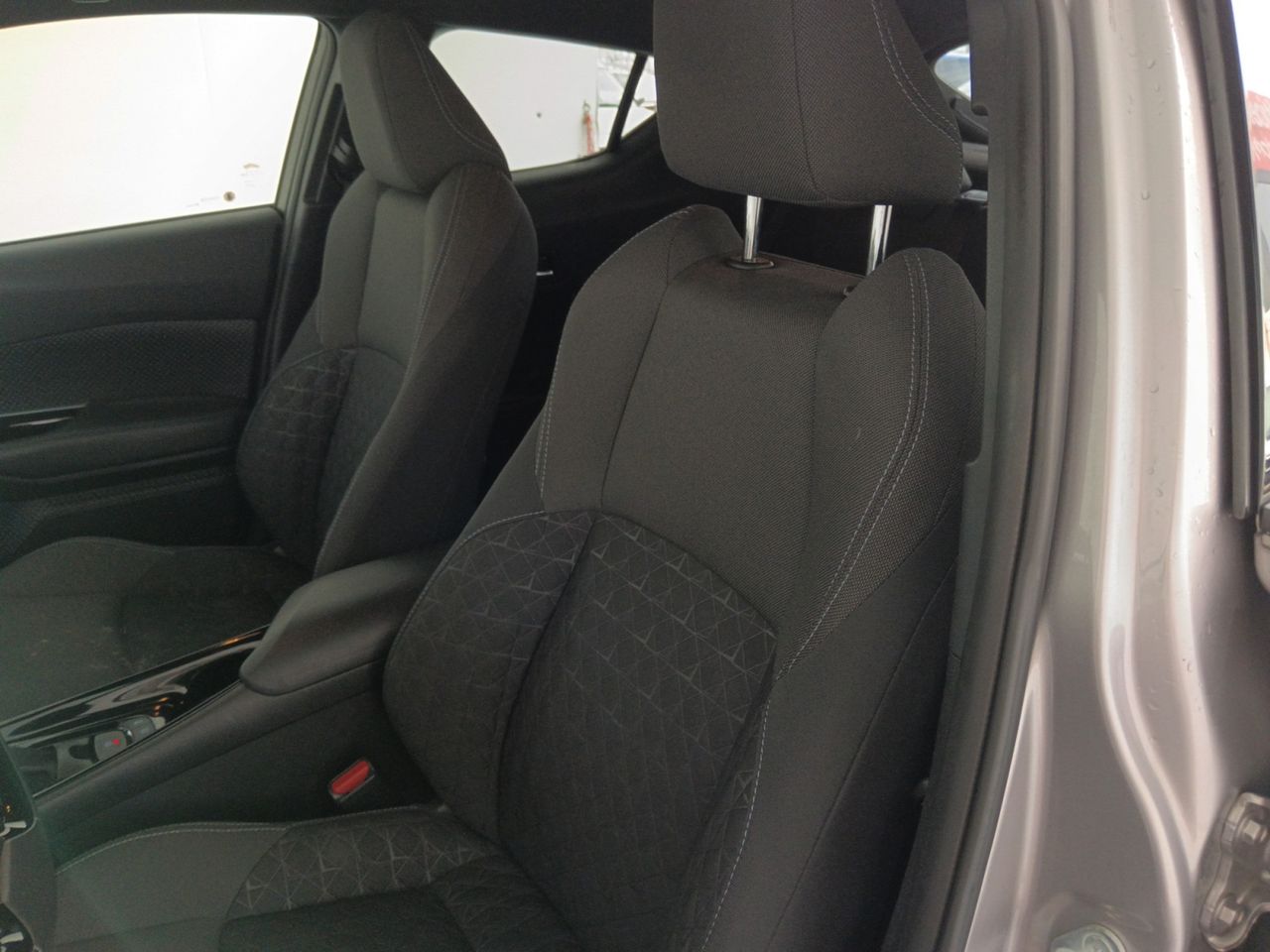 Foto Toyota C-HR 20