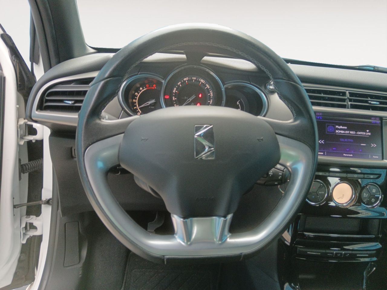 Foto DS Automobiles DS 3 6