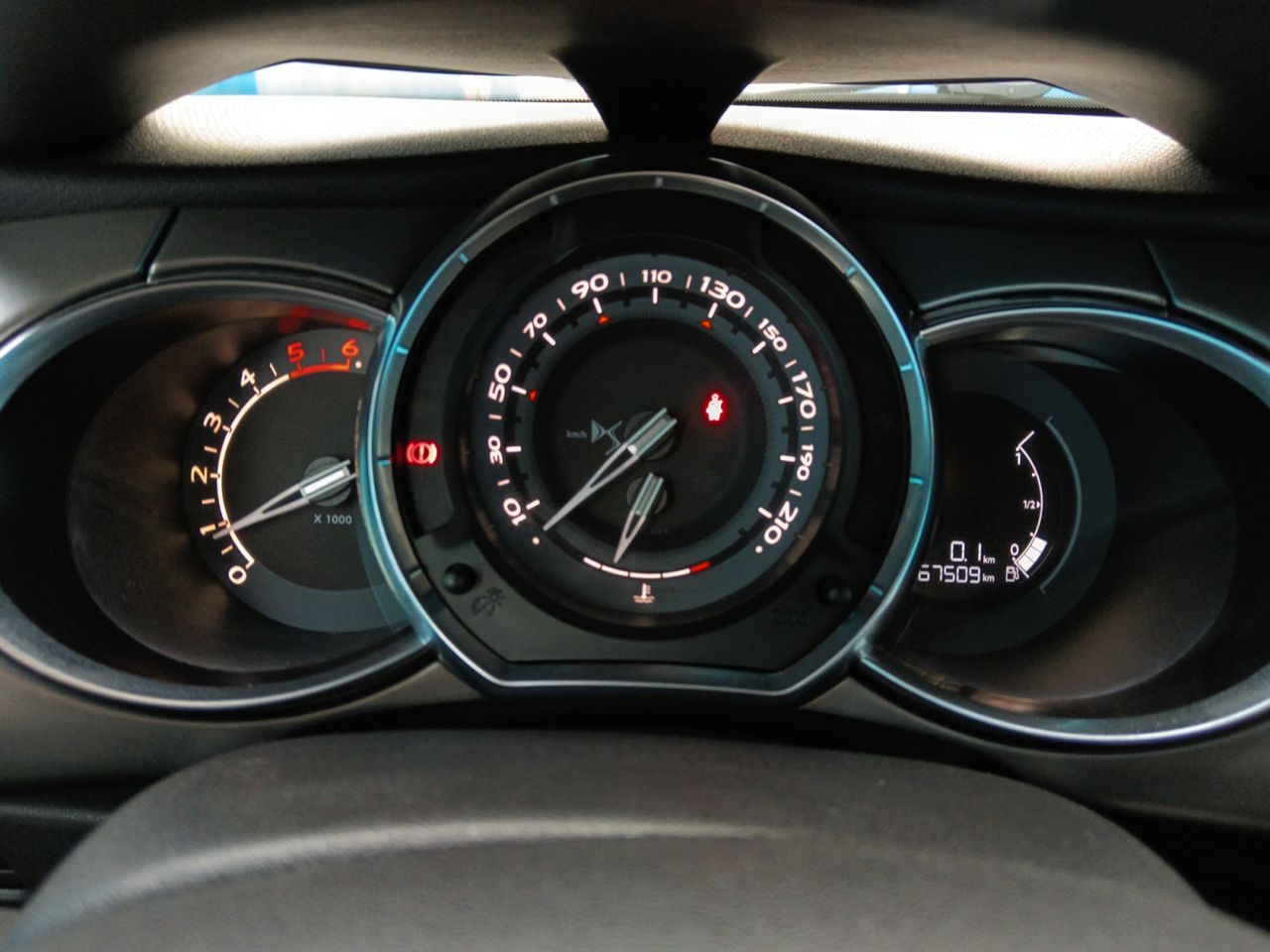 Foto DS Automobiles DS 3 12