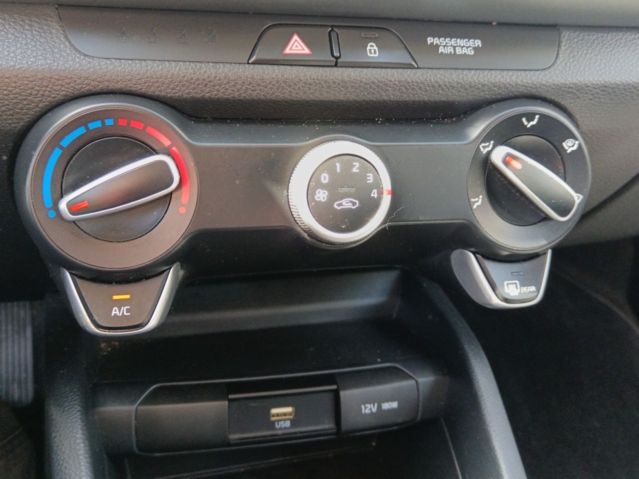 Foto Kia Stonic 16