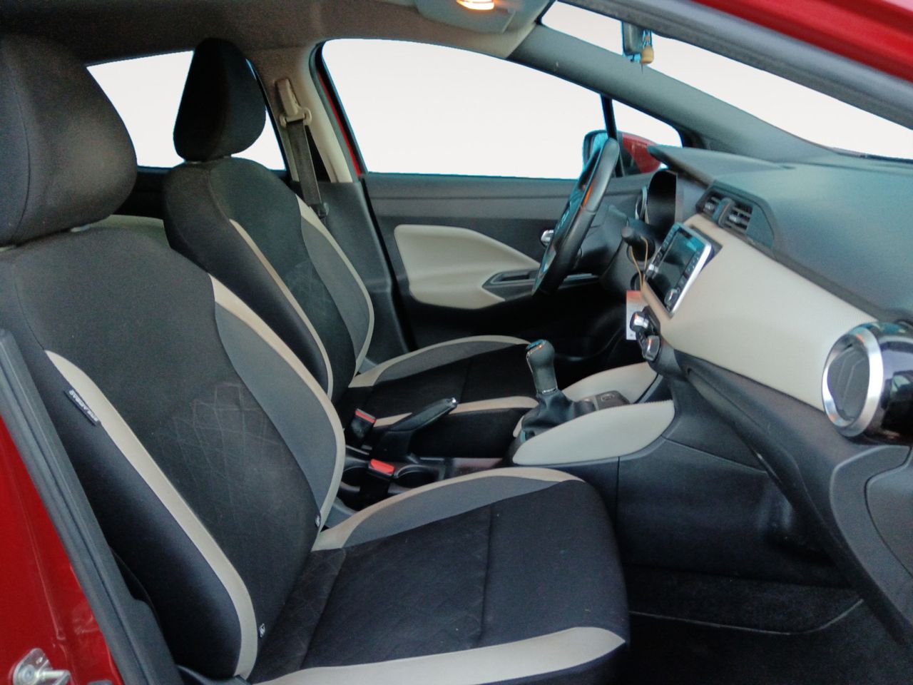Foto Nissan Micra 10